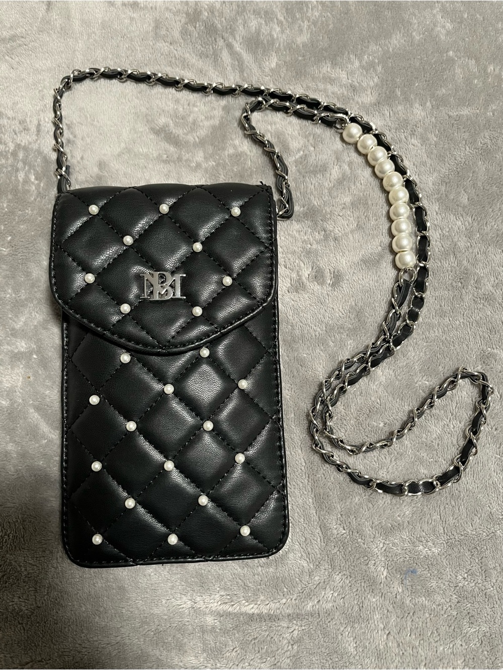 Badgley Mischka Quilted Pearl-Stud Crossbody Phone Bag - Black